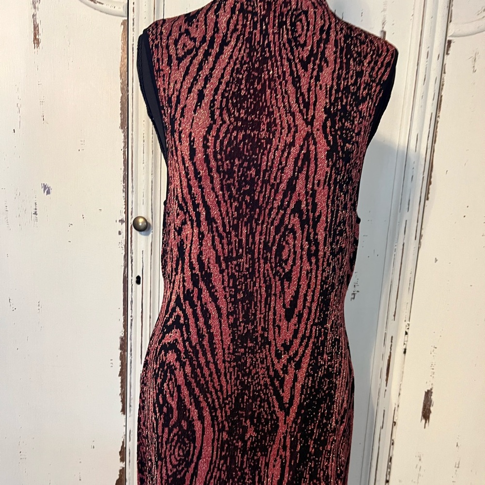 Misa Los Angeles Elegant Sleeveless Dress in Black and pink